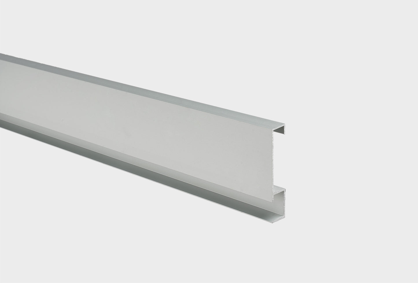 Plinta ALBA / ARGINTIE reversibila tip shadow gap din aluminiu Novorodapie Eclipse SP Emac