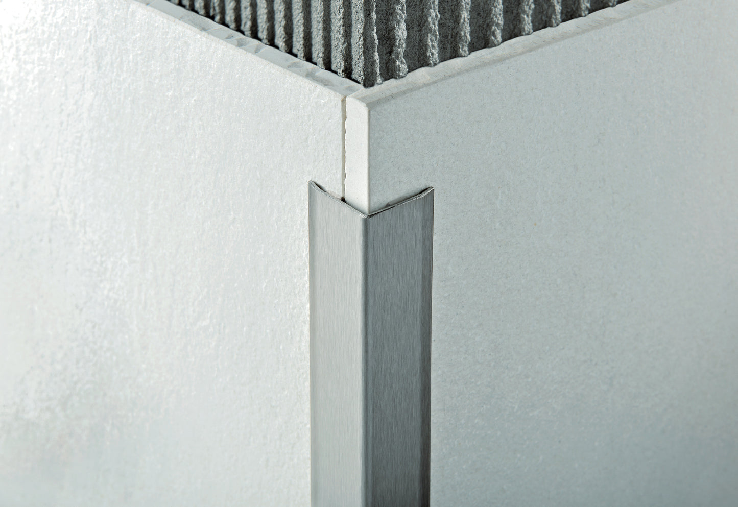 Profil colt inox satinat cu diferite latimi pentru protectia peretilor PROEDGE AC