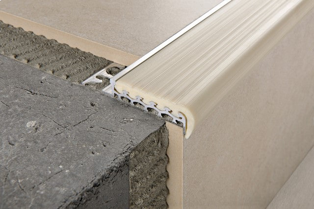 Prostair 50 profil ivory treapta din aluminiu si cauciuc