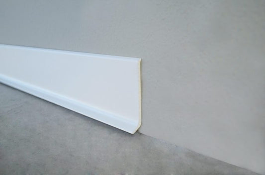 Plinta alba din aluminiu pentru perete BA600AM11