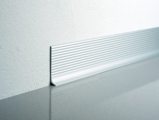 Plinta-aluminiu-cu-striatii-Profilitec-BAR600ASN