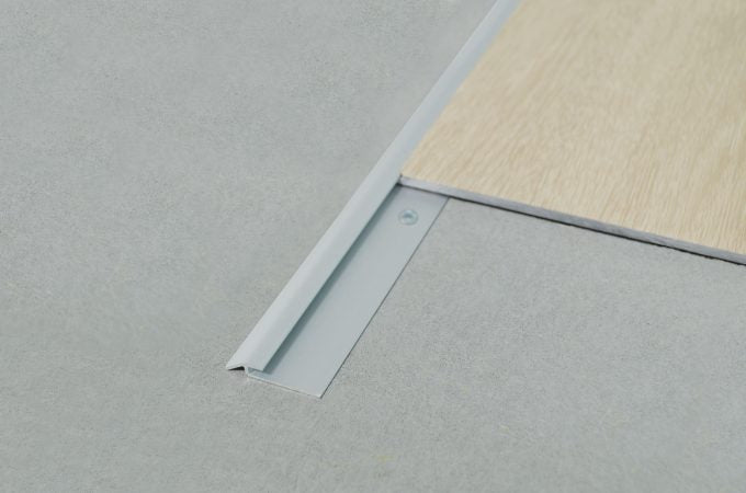 Profil negru diferente nivel mici pentru SPC si LVT Profilitec Zerotec ZLT- A65F