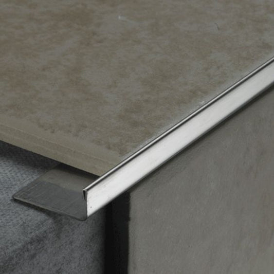 TR100IL Profil Treapta inox